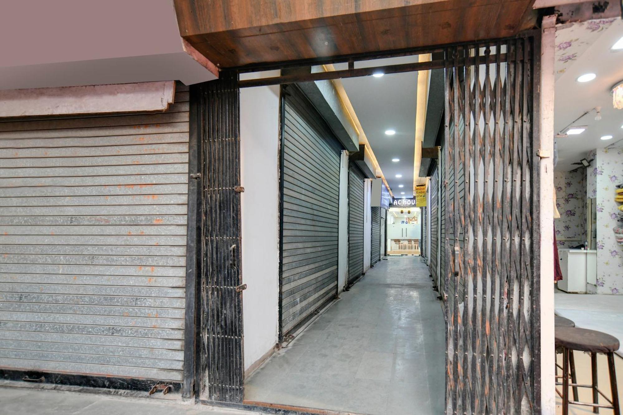 Hotel O Nitya Indore Luaran gambar